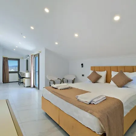 Oludeniz 4 Bedroom 9441 ヴィラ