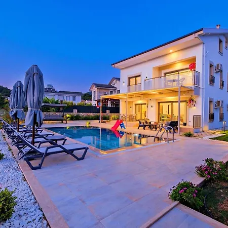 Oludeniz 4 Bedroom 9441 * フェティエ