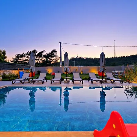 ヴィラ Oludeniz 4 Bedroom 9441 *